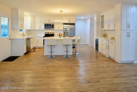 8 Abbey Lane Manchester NJ 08759