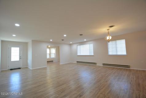 8 Abbey Lane Manchester NJ 08759