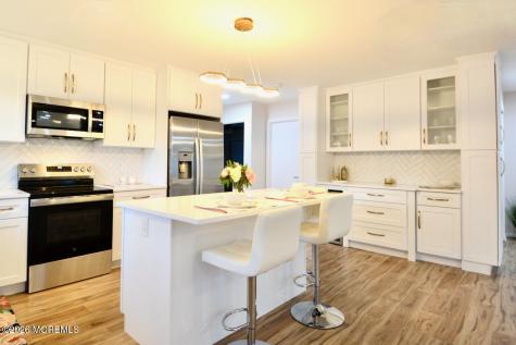 8 Abbey Lane Manchester NJ 08759