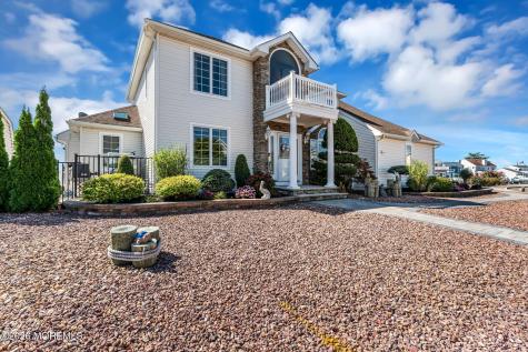 30 Peaksail Drive Bayville NJ 08721