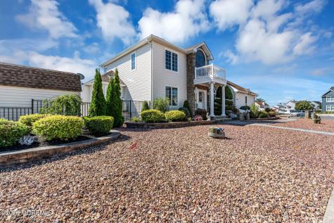 30 Peaksail Drive Bayville NJ 08721