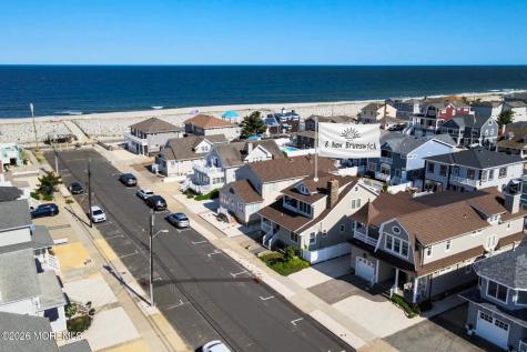 8 New Brunswick Avenue Lavallette NJ 08735