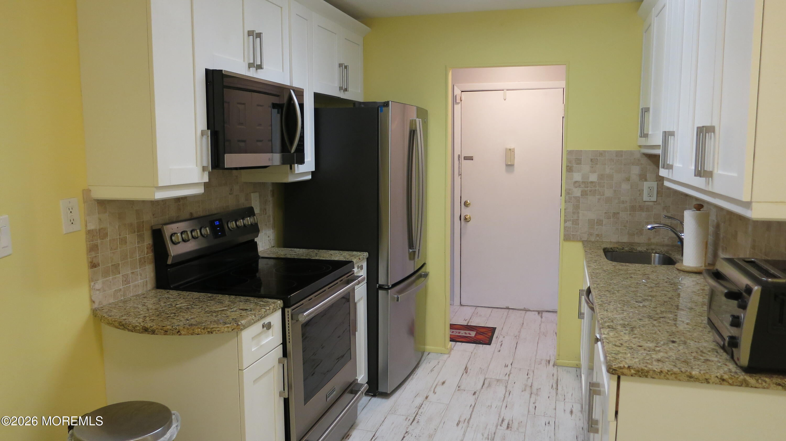 24 E Meadow Green Circle Manalapan NJ 07726