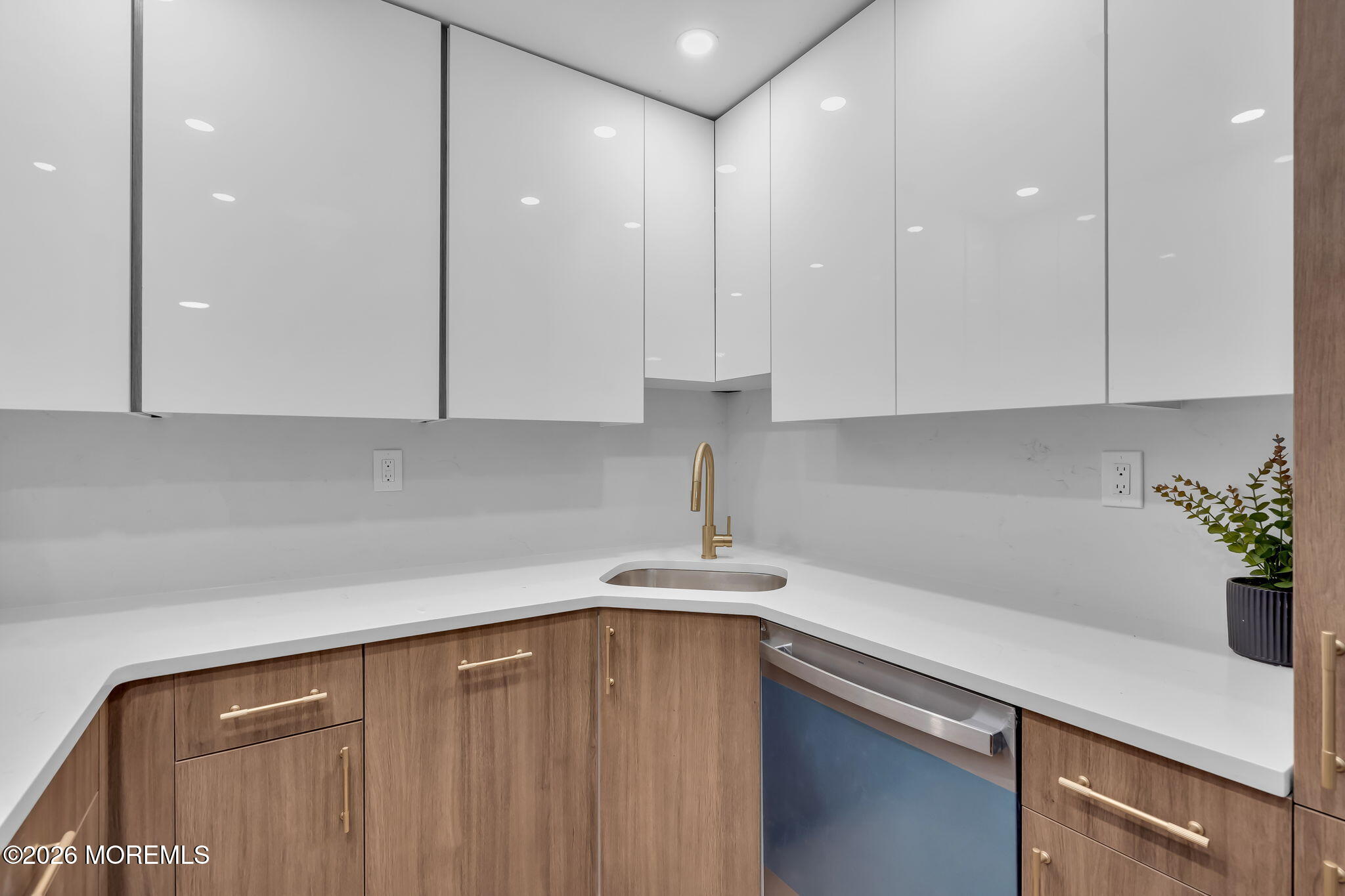 842E Inverness Court Lakewood NJ 08701