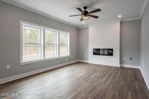 751 Leeward Avenue Beachwood NJ 08722