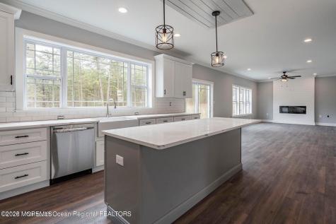 751 Leeward Avenue Beachwood NJ 08722