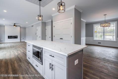 751 Leeward Avenue Beachwood NJ 08722