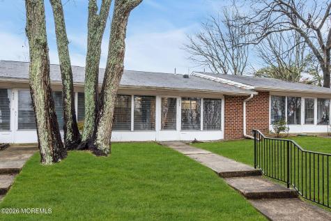 842E Inverness Court Lakewood NJ 08701