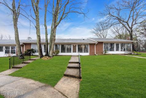 842E Inverness Court Lakewood NJ 08701
