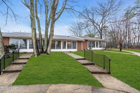 842E Inverness Court Lakewood NJ 08701