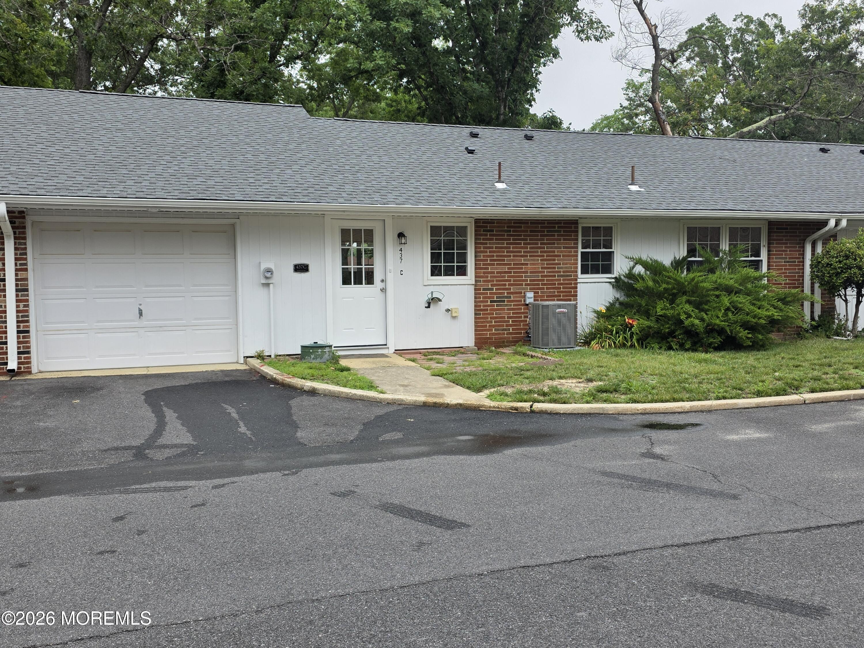 437C Portsmouth Drive Lakewood NJ 08701