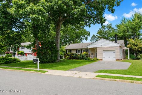 90 Oak Hill Drive Toms River NJ 08753