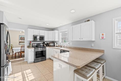 1409 Cable Avenue Beachwood NJ 08722