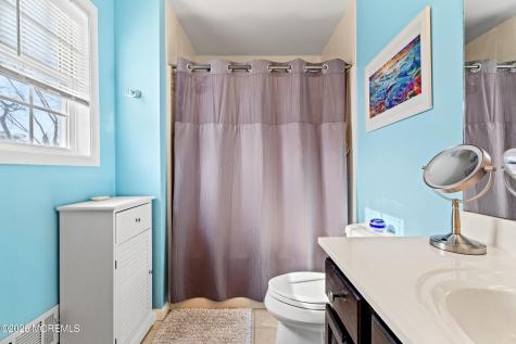 1409 Cable Avenue Beachwood NJ 08722
