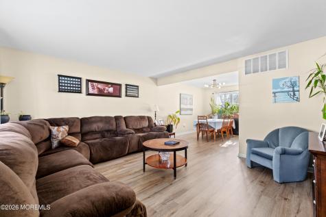 1409 Cable Avenue Beachwood NJ 08722