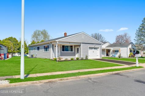 8 La Terraza Drive Toms River NJ 08757