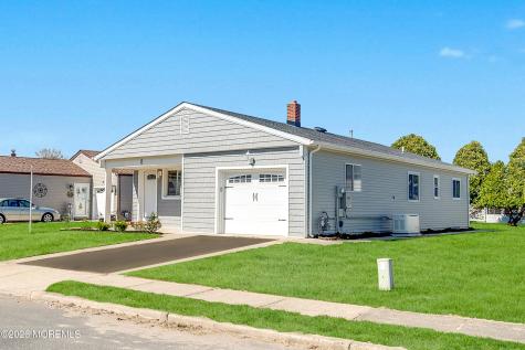 8 La Terraza Drive Toms River NJ 08757