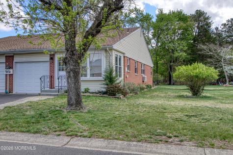 8 Hamilton Lane Whiting NJ 08759