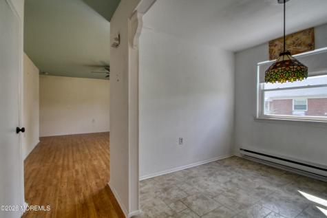 8 Hamilton Lane Whiting NJ 08759