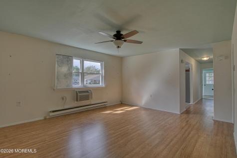 8 Hamilton Lane Whiting NJ 08759