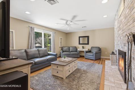 49 Farm Road Middletown NJ 07748