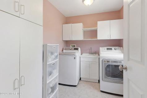 49 Farm Road Middletown NJ 07748