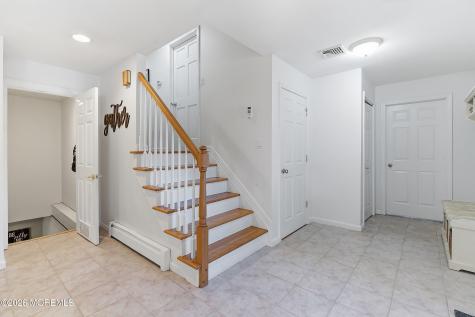 49 Farm Road Middletown NJ 07748