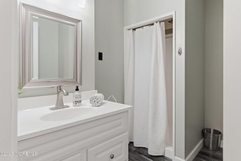 49 Farm Road Middletown NJ 07748