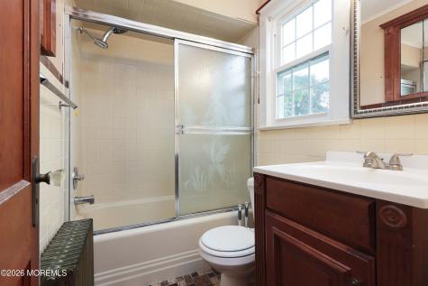 30 Linton Place Keansburg NJ 07734