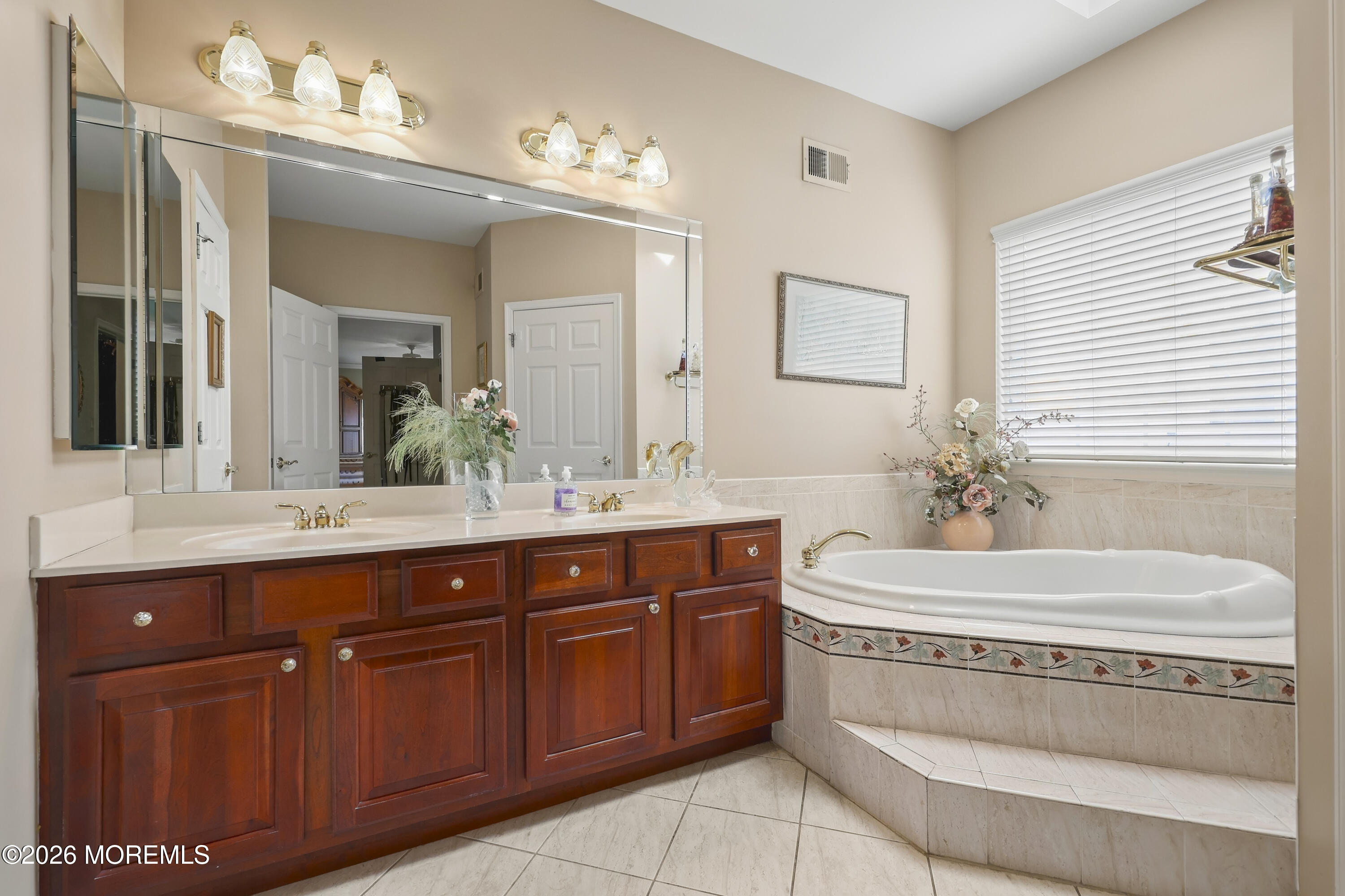 15 Narrowbrook Court Manalapan NJ 07726