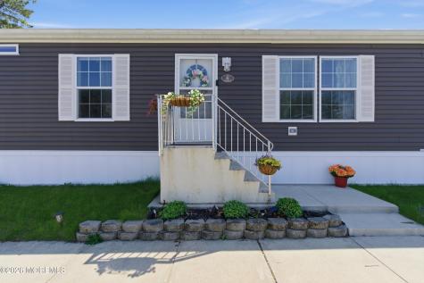 6 Southwind Circle Jackson NJ 08527