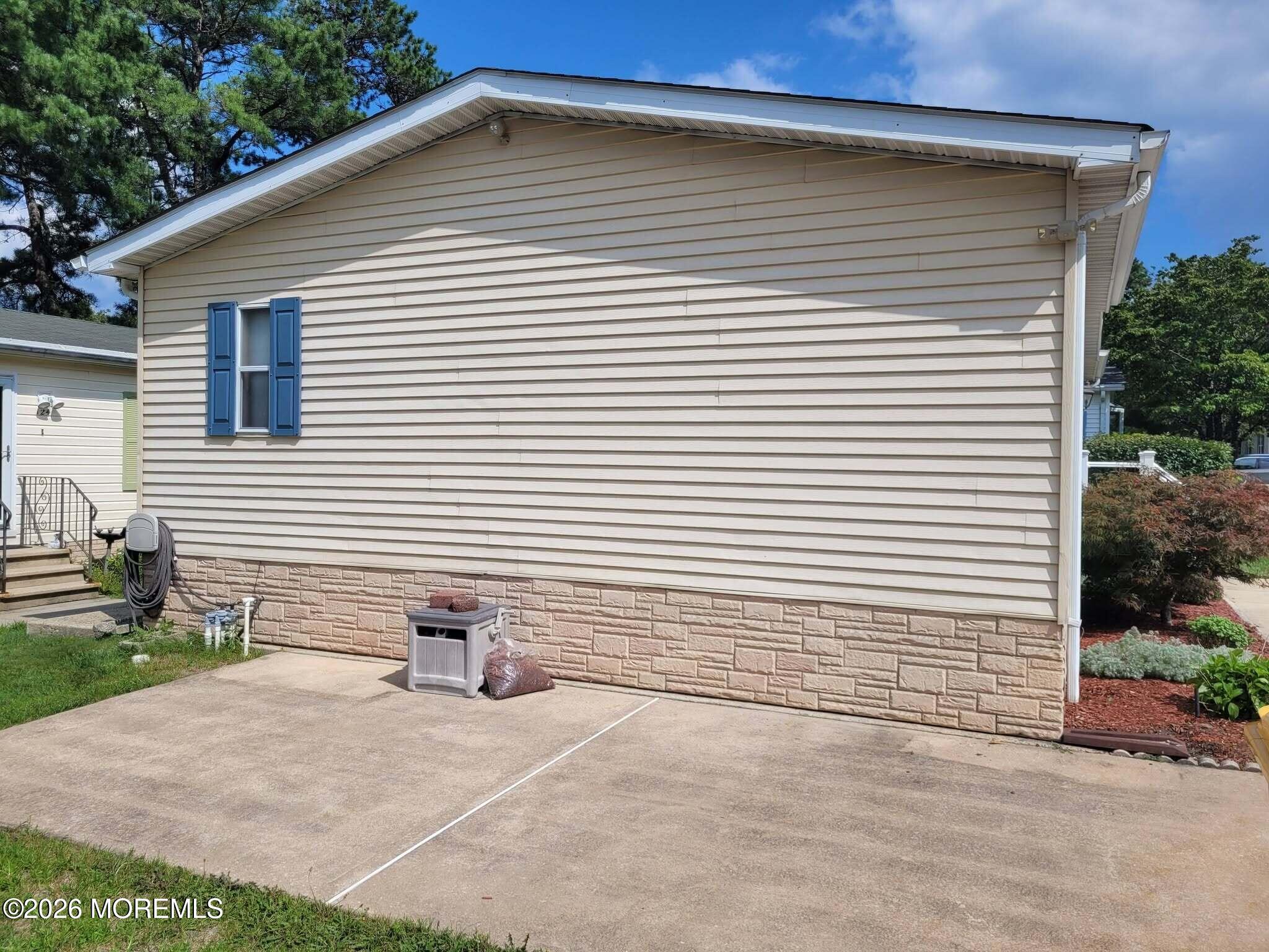 123 Briarwood Court Whiting NJ 08759