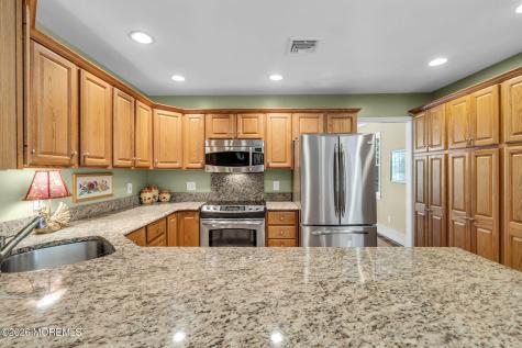 200 Pelican Road Middletown NJ 07748