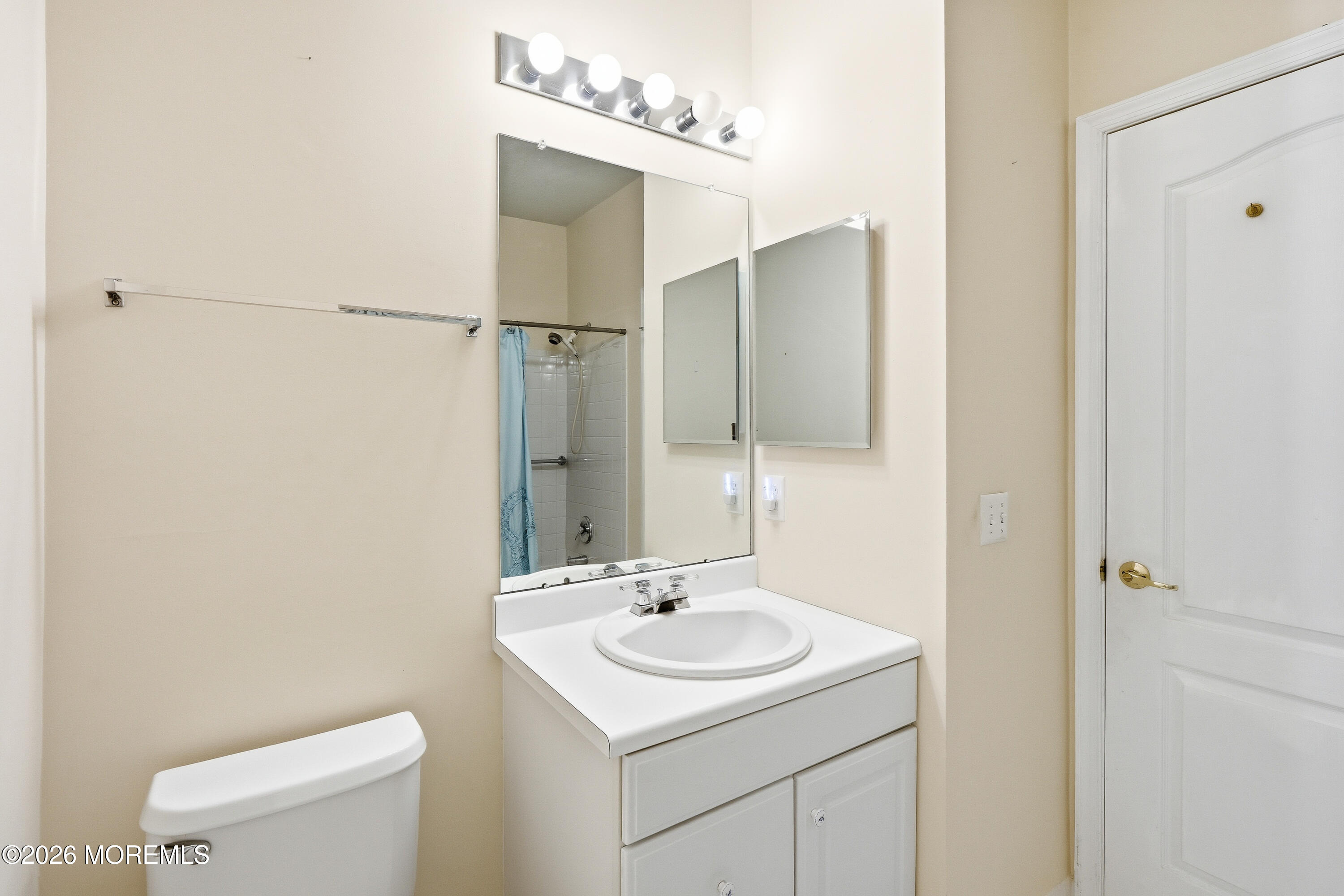 83 Jadelawns Drive Lakewood NJ 08701