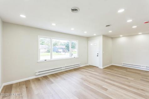 6 Eton Road Toms River NJ 08757