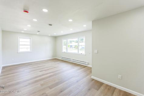 6 Eton Road Toms River NJ 08757