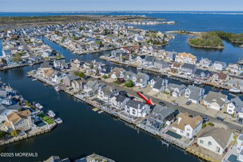 22 Toppinglift Drive Bayville NJ 08721