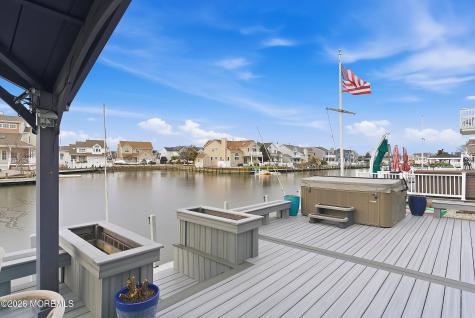 22 Toppinglift Drive Bayville NJ 08721