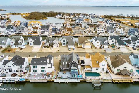 22 Toppinglift Drive Bayville NJ 08721