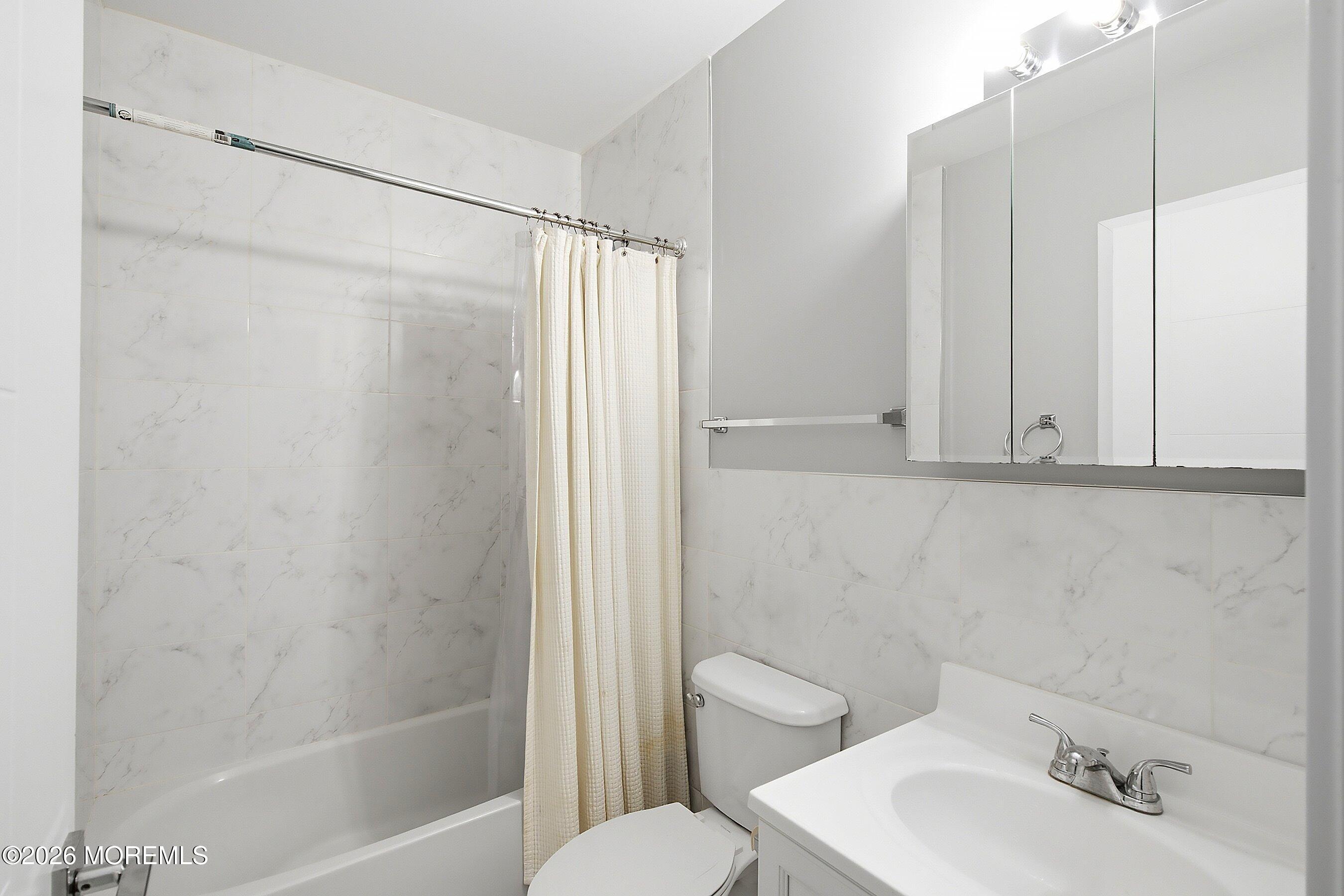 1162 Idalia Avenue Lakewood NJ 08701