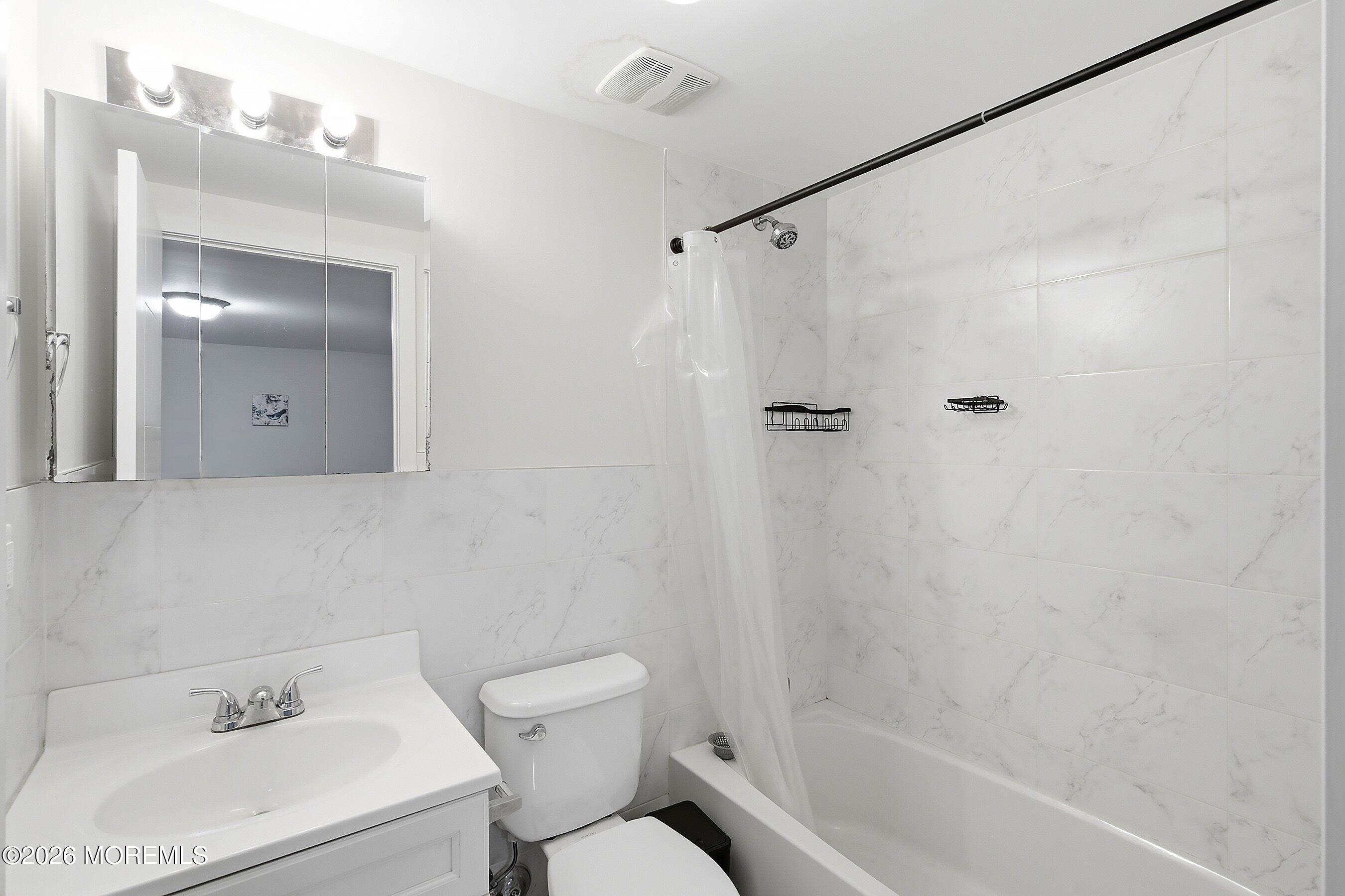 1162 Idalia Avenue Lakewood NJ 08701