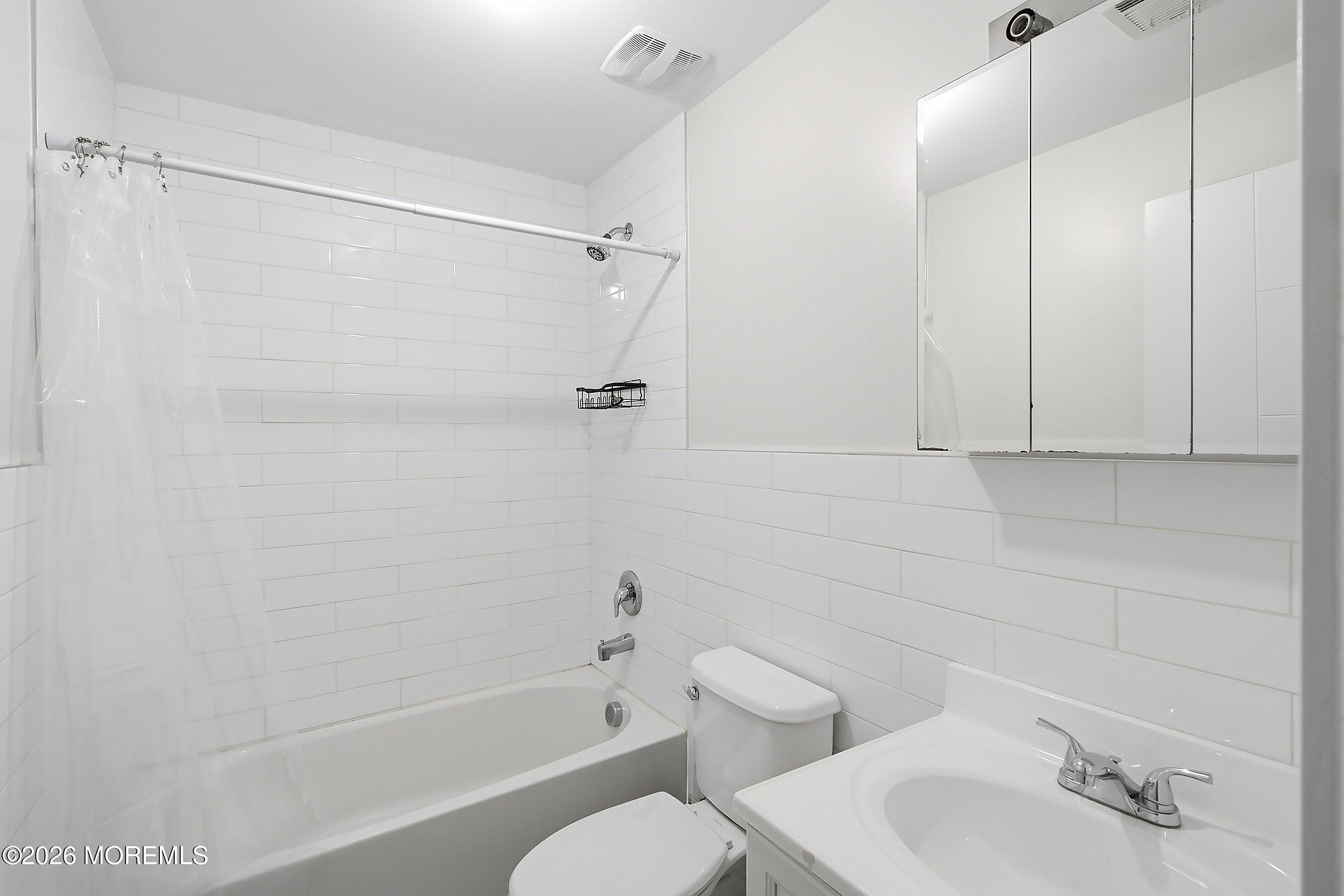 1162 Idalia Avenue Lakewood NJ 08701