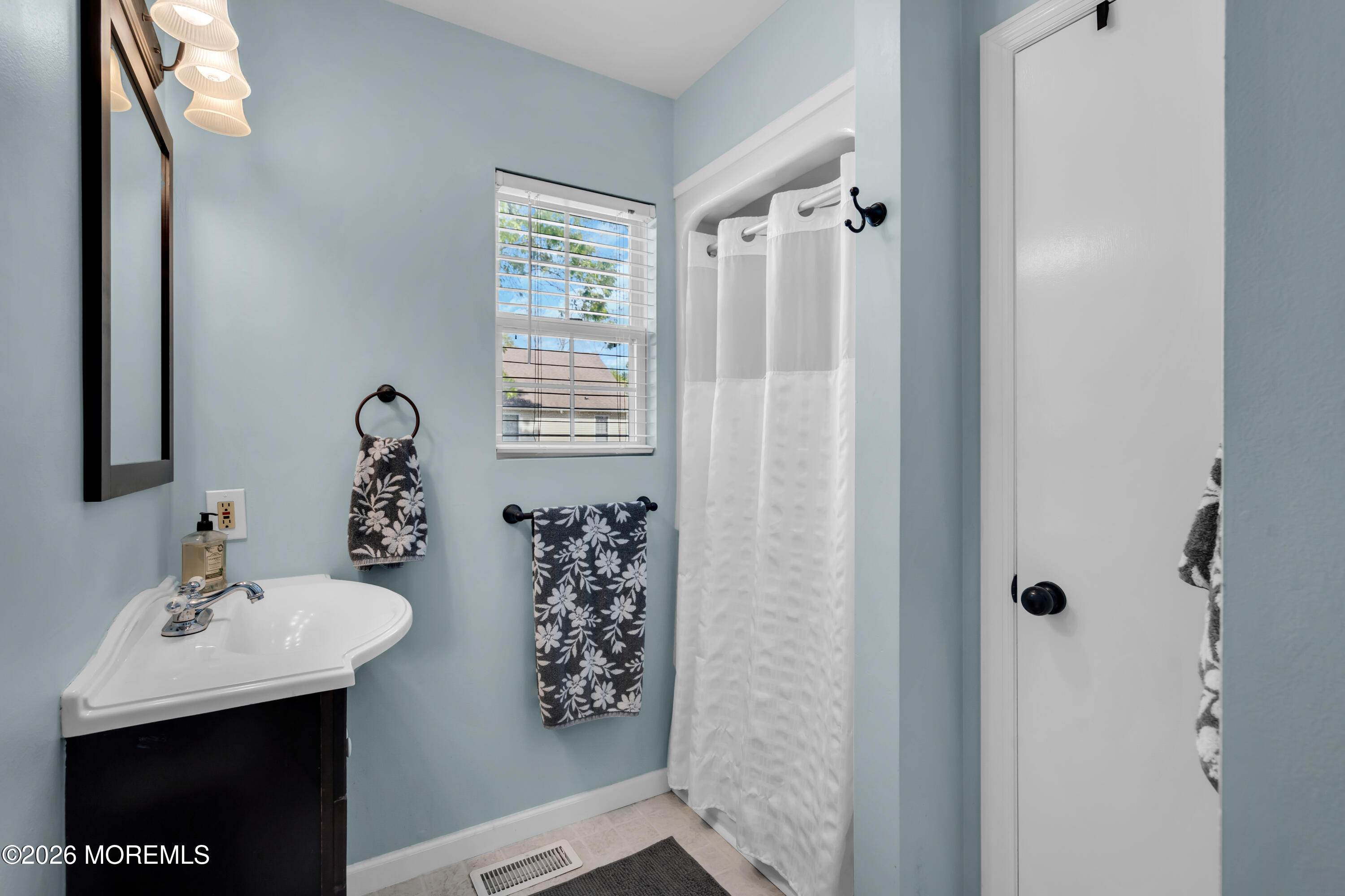 352 Cedar Drive Manahawkin NJ 08050