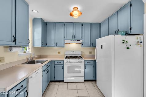 352 Cedar Drive Manahawkin NJ 08050