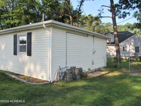 913 Larchmont Street Toms River NJ 08757