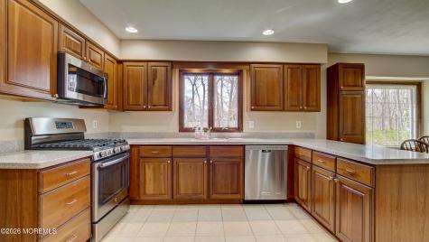 8 Sherman Court Manalapan NJ 07726