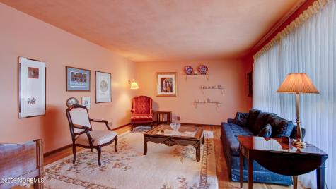 8 Sherman Court Manalapan NJ 07726