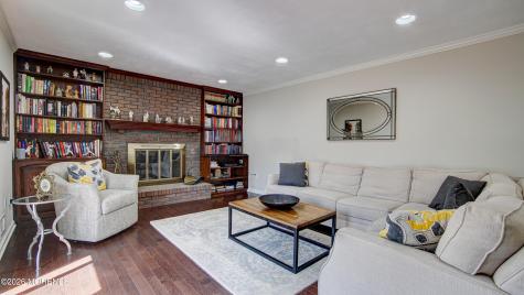 8 Sherman Court Manalapan NJ 07726