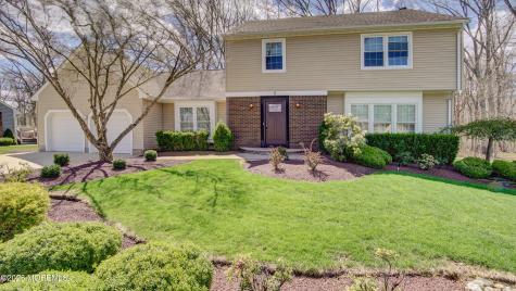 8 Sherman Court Manalapan NJ 07726