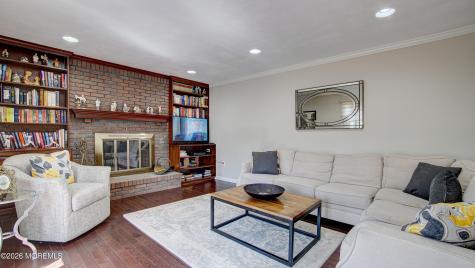 8 Sherman Court Manalapan NJ 07726